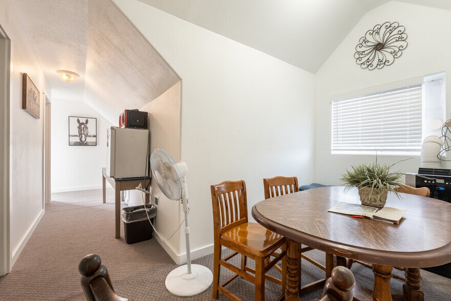 More Photos Of 11550 Pigeon Hollow Rd, Spring City Hotel For Sale
