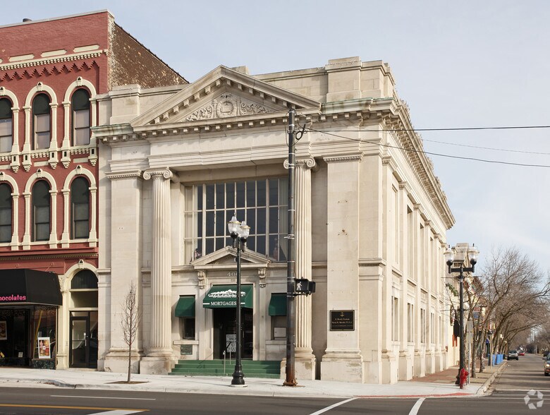 Primary Photo Of 400 Court St, Saginaw Office For Lease