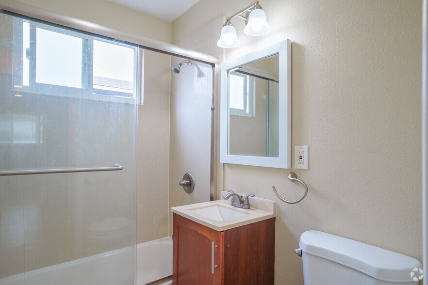 More Photos Of 6638-6646 MacArthur Blvd, Oakland Apartments For Sale