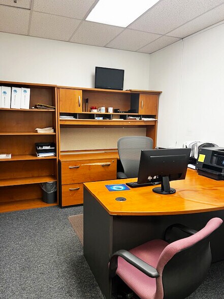 More Photos Of 1300 First State Blvd, Stanton Light Distribution For Lease