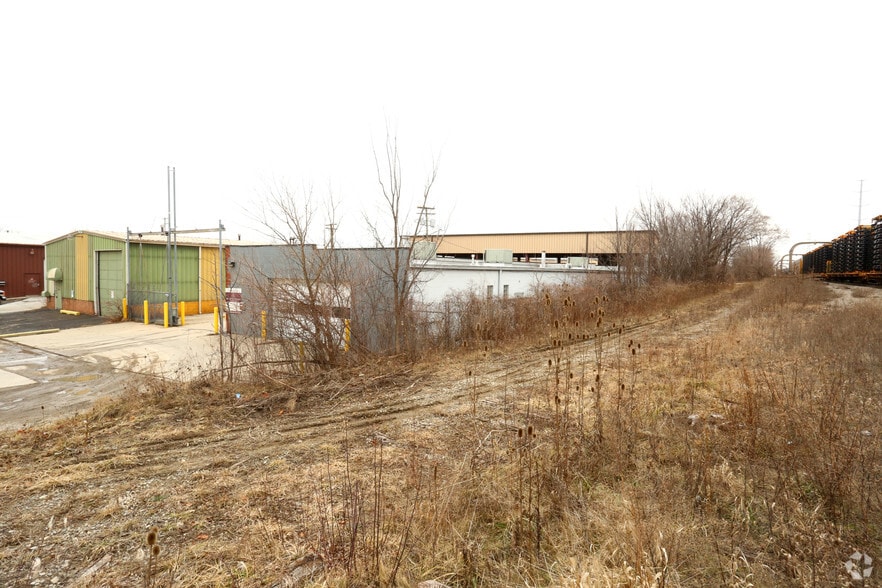 More Photos Of 16141-16147 Philomene Ave, Allen Park Warehouse For Sale