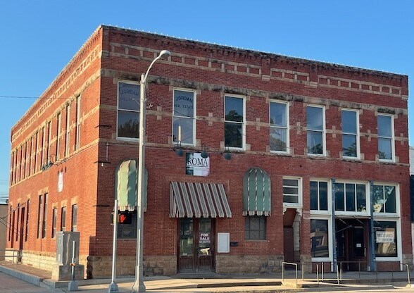 Primary Photo Of 101 E Main St, Brady Restaurant For Sale