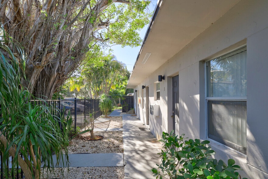 More Photos Of 741 Hibiscus Ave, Pompano Beach Apartments For Sale