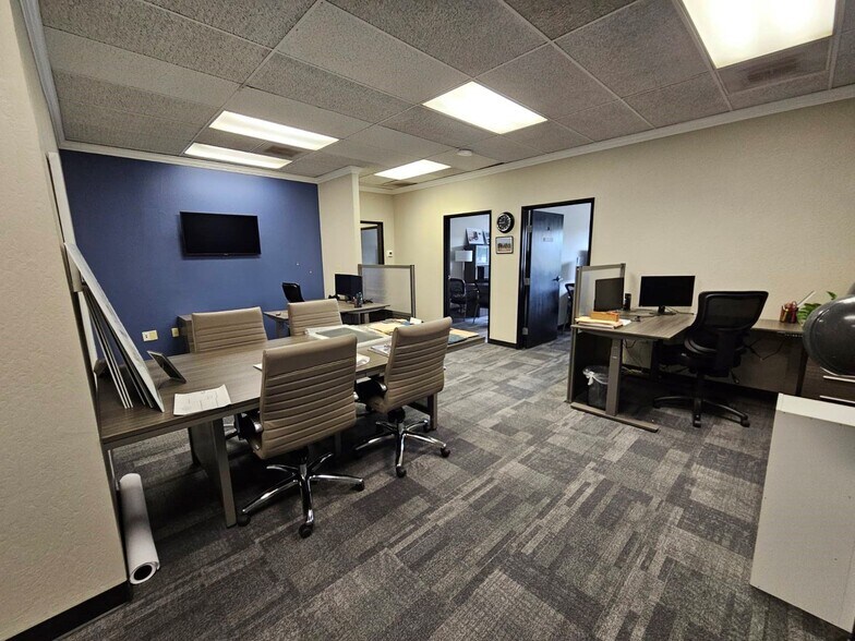 More Photos Of 2555 3rd St, Sacramento Office For Lease