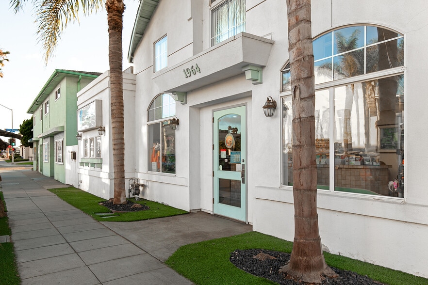 More Photos Of 1964-1968 Sunset Cliffs Blvd, San Diego Medical For Sale