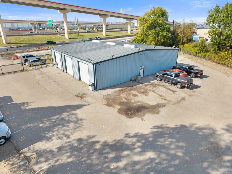 More Photos Of 2630 N Interstate 35E, Carrollton Service For Sale