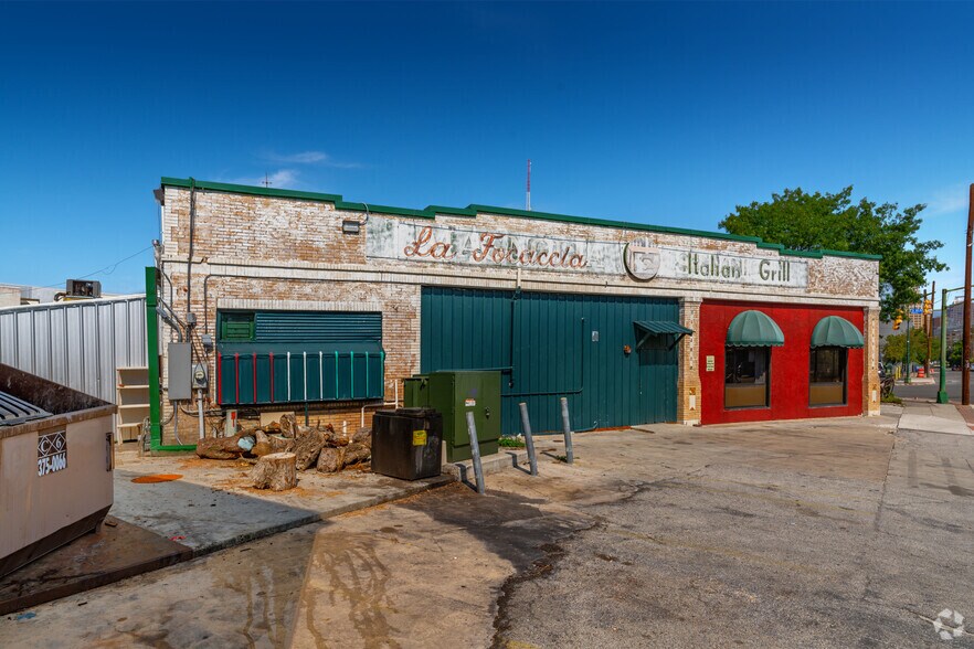 More Photos Of 800 S Alamo St, San Antonio Restaurant For Lease