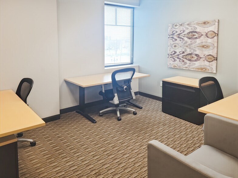 More Photos Of 7280 NW 87th St, Kansas City Coworking Space