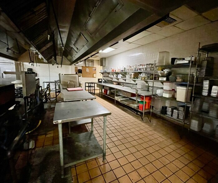 More Photos Of 901 Dual Hwy, Hagerstown Restaurant For Sale