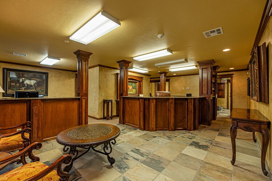 More Photos Of 1530 SW 89th St, Oklahoma City Office For Sale