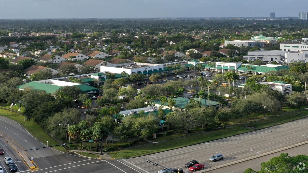 More Photos Of 10018-10146 W Oakland Park Blvd, Sunrise Storefront For Lease