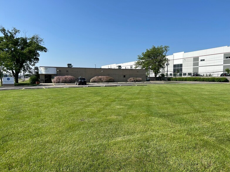 More Photos Of 1240 Il Route 83, Bensenville Medical For Sale
