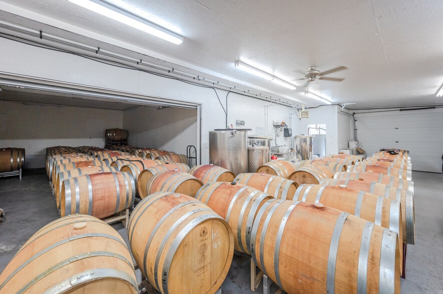 More Photos Of 1002 British Columbia 3, Cawston Winery Vineyard For Sale