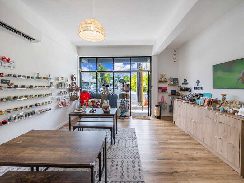 More Photos Of 54 Maluniu Ave, Kailua Apartments For Sale