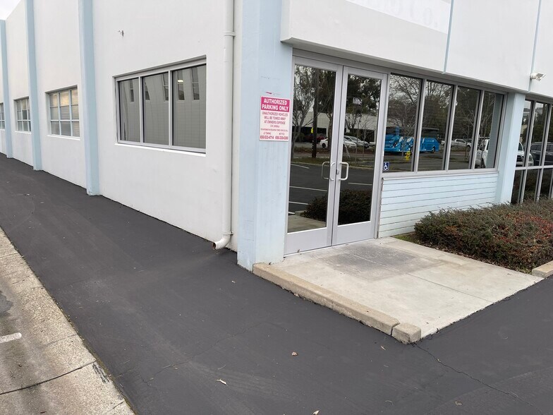 More Photos Of 1175 Obrien Dr, Menlo Park Manufacturing For Lease