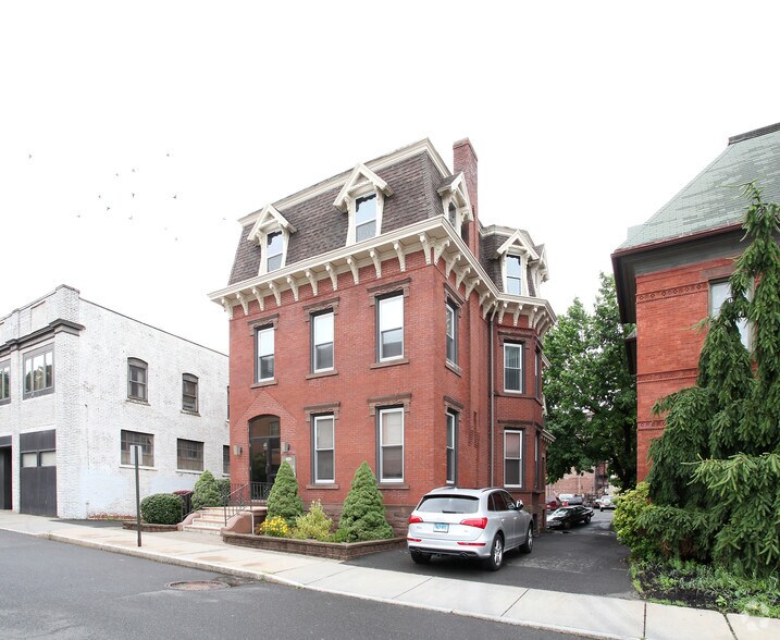 More Photos Of 33 Court St, New Britain Office For Lease