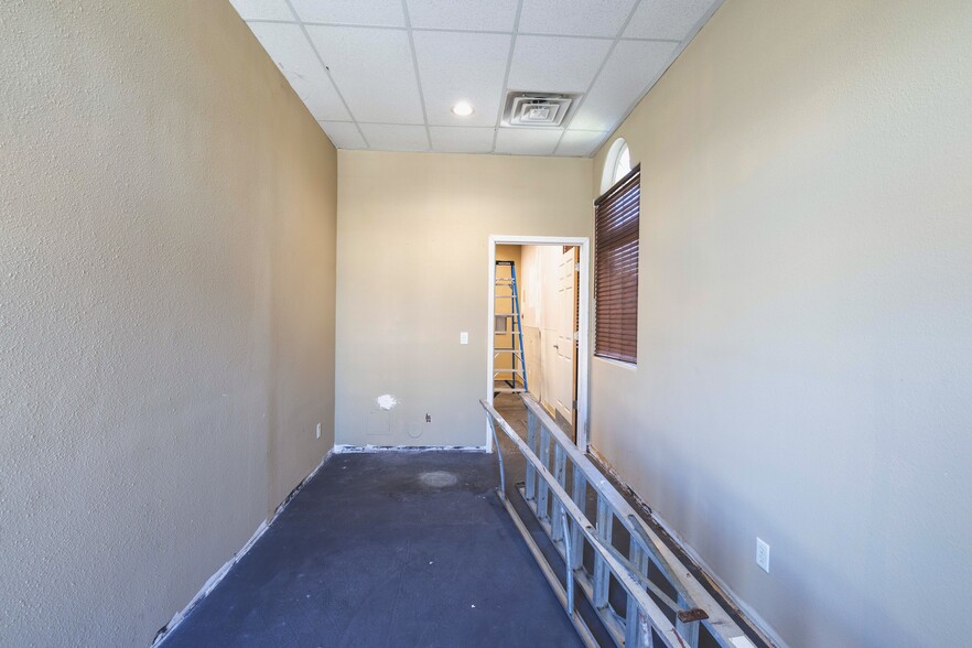 More Photos Of 1565 Shaw Ave, Clovis Office For Lease