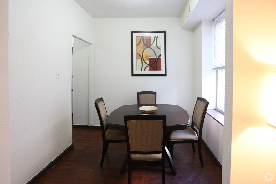 More Photos Of 5457 Delmar Blvd, Saint Louis Apartments For Lease