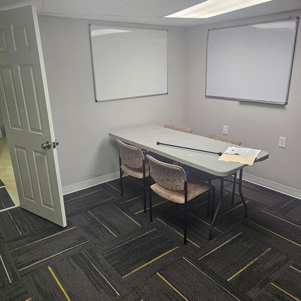 More Photos Of 6401-6405 Belair Rd, Baltimore Storefront Retail Office For Lease