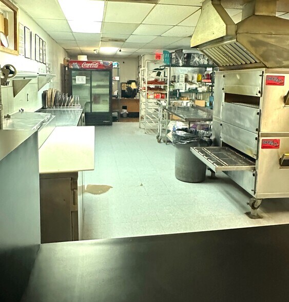 More Photos Of 11 Crothers Dr, Tallulah Restaurant For Sale