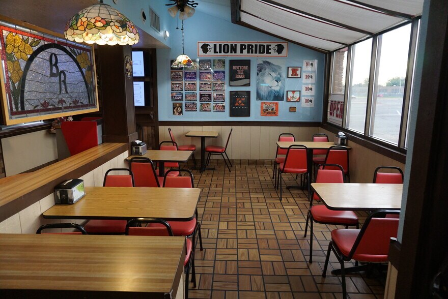 More Photos Of 808 W Vineyard Dr, Kennewick Freestanding For Sale