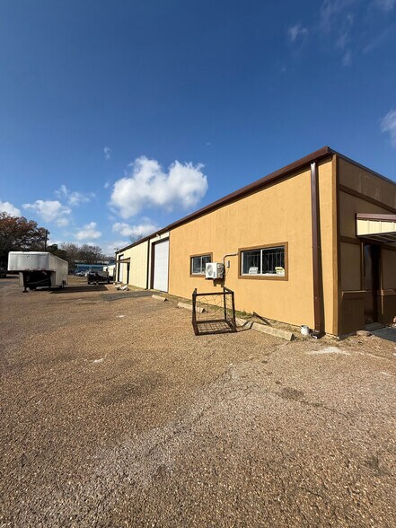 More Photos Of , Shreveport Flex For Sale
