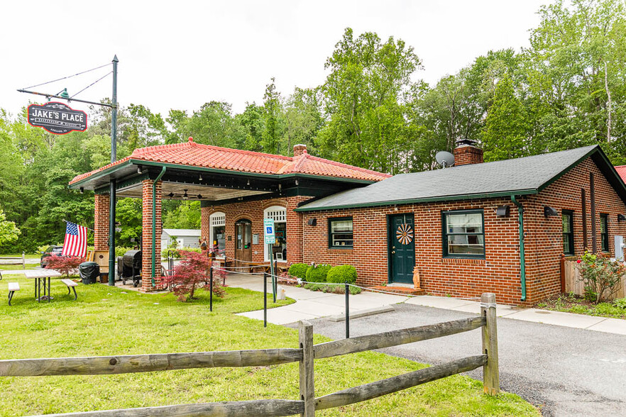 Primary Photo Of 511 Thompson St, Ashland Restaurant For Sale