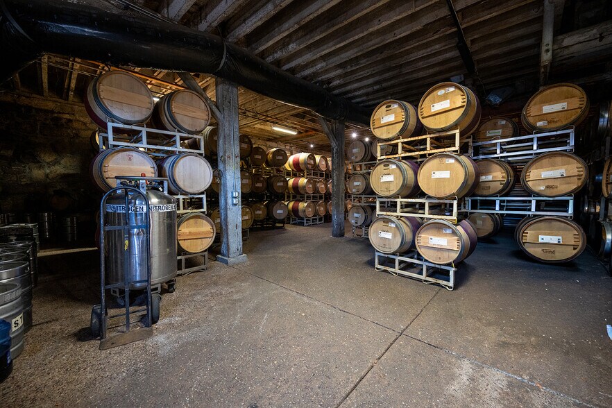 More Photos Of 1019-1091 Atlas Peak Rd, Napa Winery Vineyard For Lease