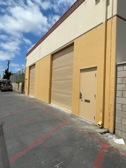 Primary Photo Of 900-950 S Harbor Blvd, Santa Ana Auto Repair For Lease