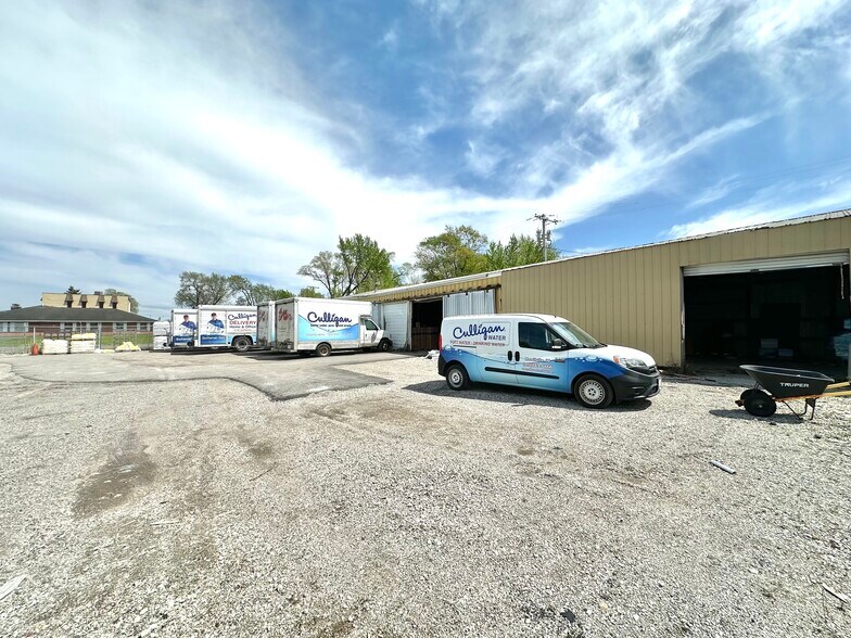More Photos Of 2215 W Lincoln Hwy, Merrillville Freestanding For Lease