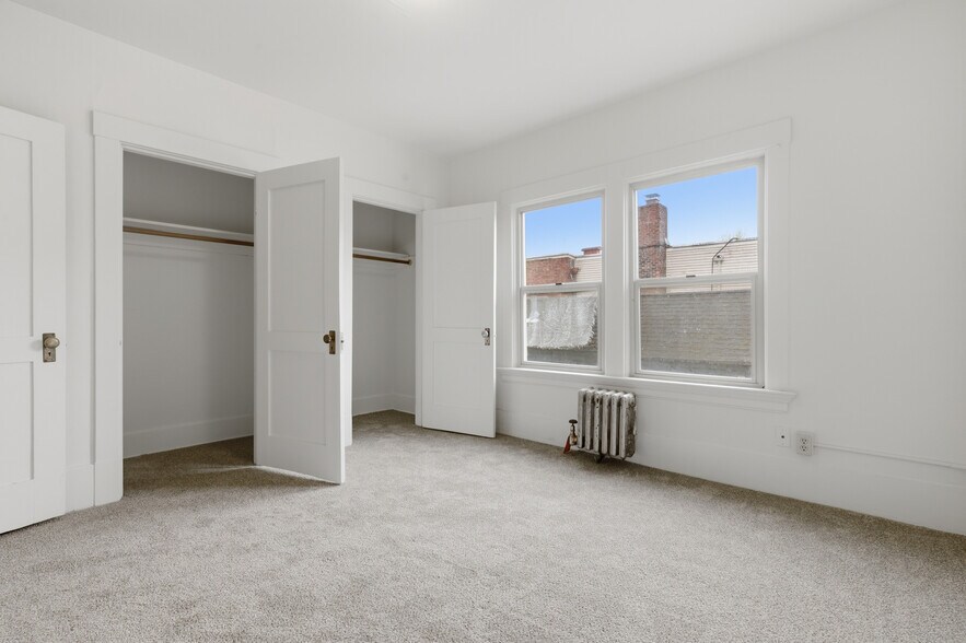More Photos Of 317 18th Ave E, Seattle Apartments For Sale