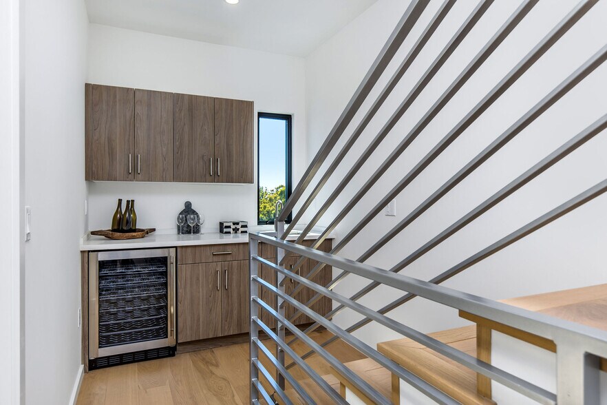 More Photos Of 12610 Venice Blvd, Los Angeles Apartments For Sale