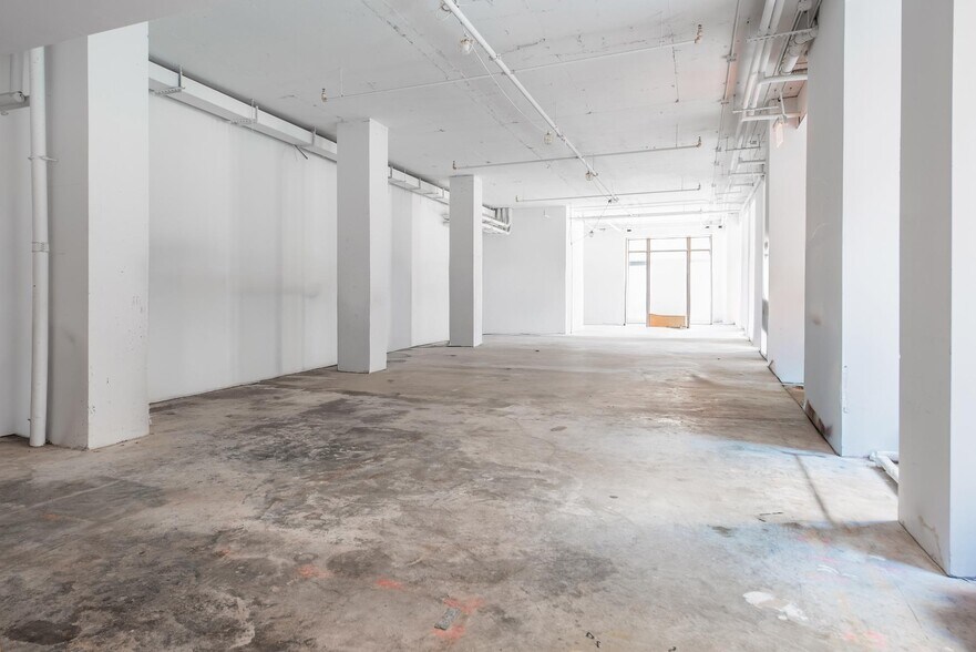 More Photos Of 100 Vandam St, New York Apartments For Lease