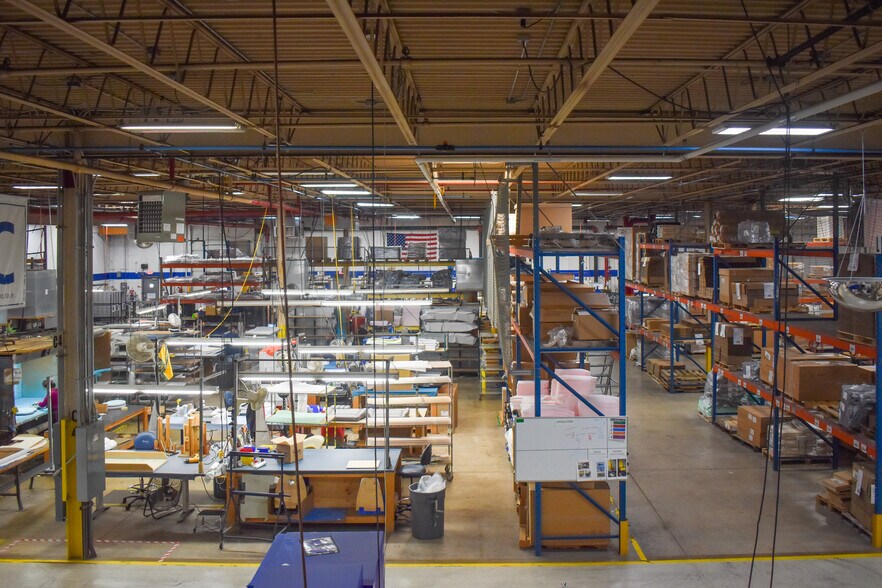 More Photos Of N88 W13901 Main St, Menomonee Falls Service For Lease