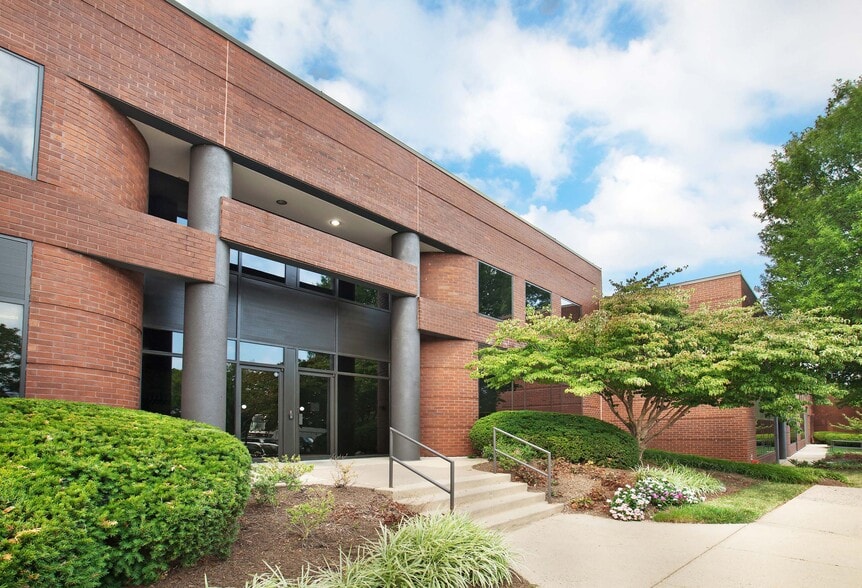 More Photos Of 14340-14370 Sullyfield Cir, Chantilly Flex For Lease