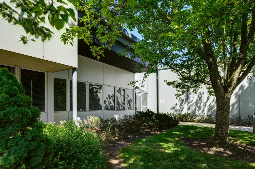 More Photos Of 104 Windsor Center Dr, East Windsor Medical For Lease