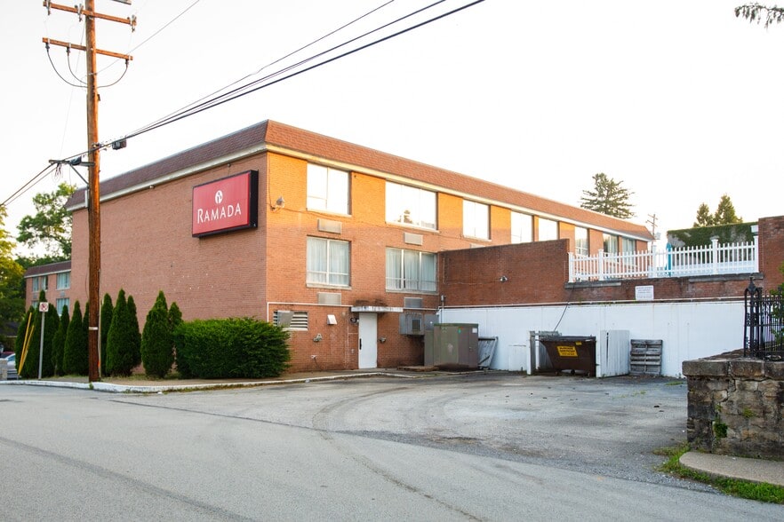More Photos Of 216 W Loyalhanna St, Ligonier Township Hotel For Sale