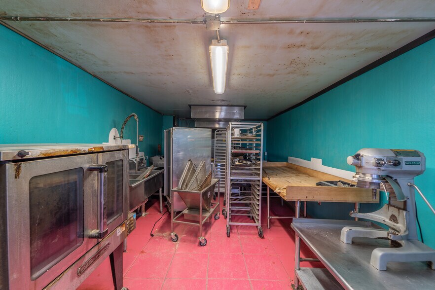 More Photos Of 1412 N Magnolia Ave, Ocala Restaurant For Sale