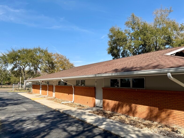 More Photos Of 6610 Embassy Blvd, Port Richey Medical For Lease