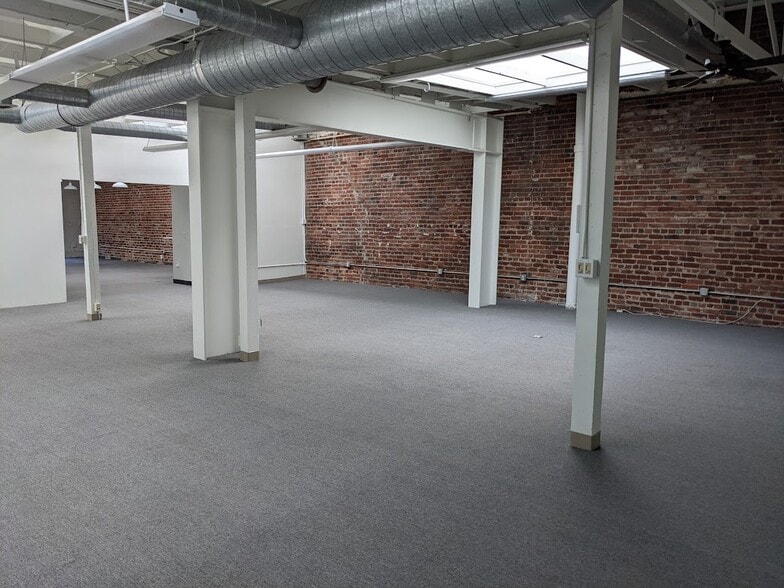 More Photos Of 230-236 8th St, San Francisco Light Manufacturing For Lease