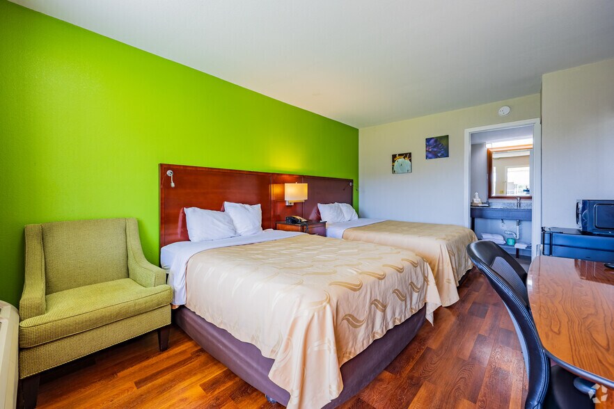 More Photos Of 7404 S May Ave, Oklahoma City Hotel For Sale