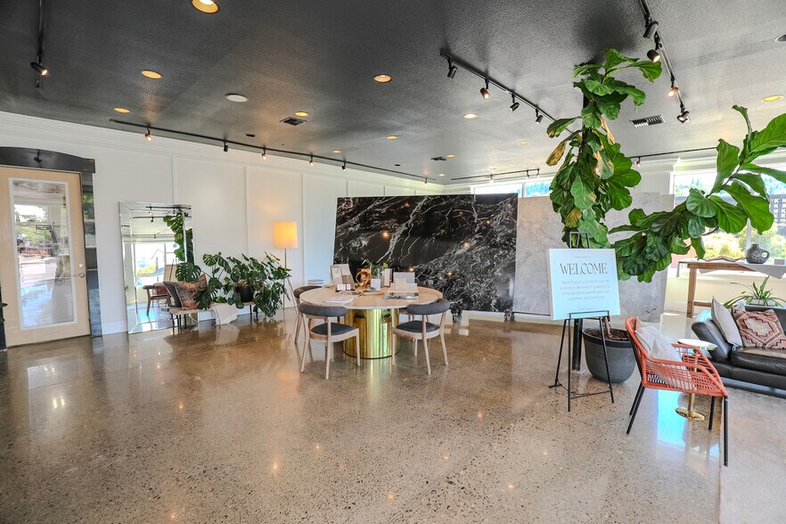 More Photos Of 403 NE Winchester St, Roseburg Freestanding For Sale