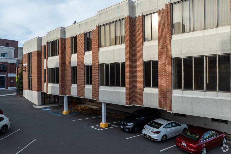 More Photos Of 17 S Broadway, Nyack Bank For Lease