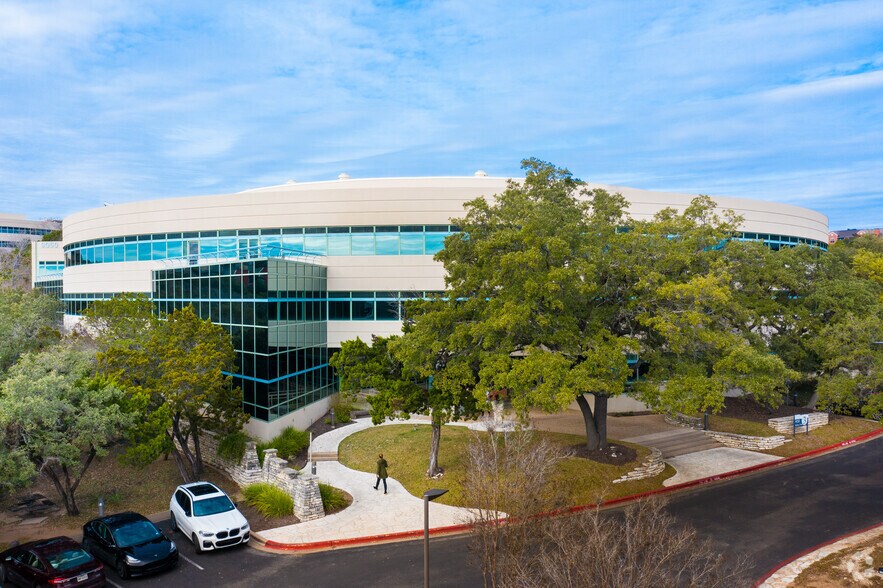 More Photos Of 9020 N Capital of Texas Hwy, Austin Office For Lease