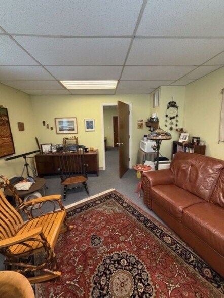 More Photos Of 17 Oakwood Ave, West Hartford Industrial For Lease