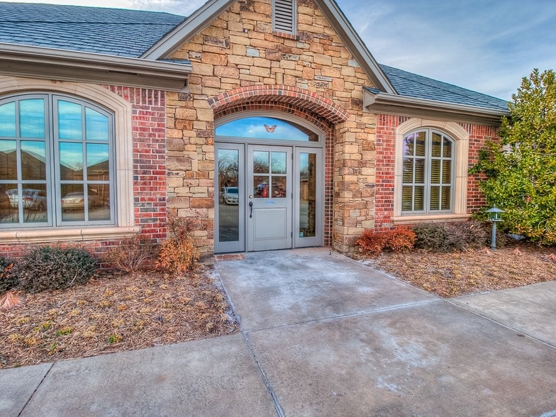 More Photos Of 1000 NW 139th Street Pky, Oklahoma City Office For Lease