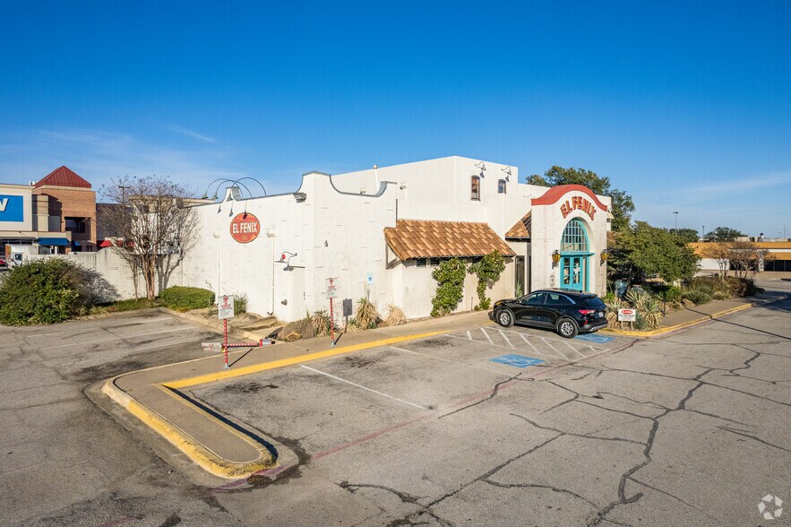 More Photos Of 3907-4025 W Airport Fwy, Irving Unknown For Lease