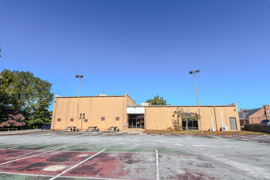 More Photos Of 16 Jackson St, Zebulon Light Distribution For Sale