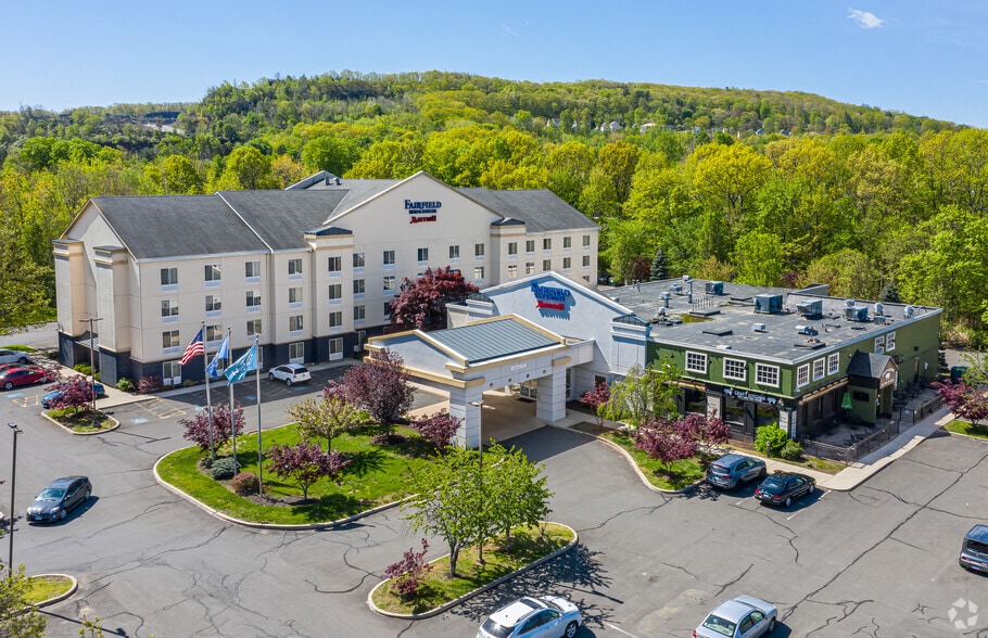 Primary Photo Of 400 New Britain Ave, Plainville Hotel For Lease