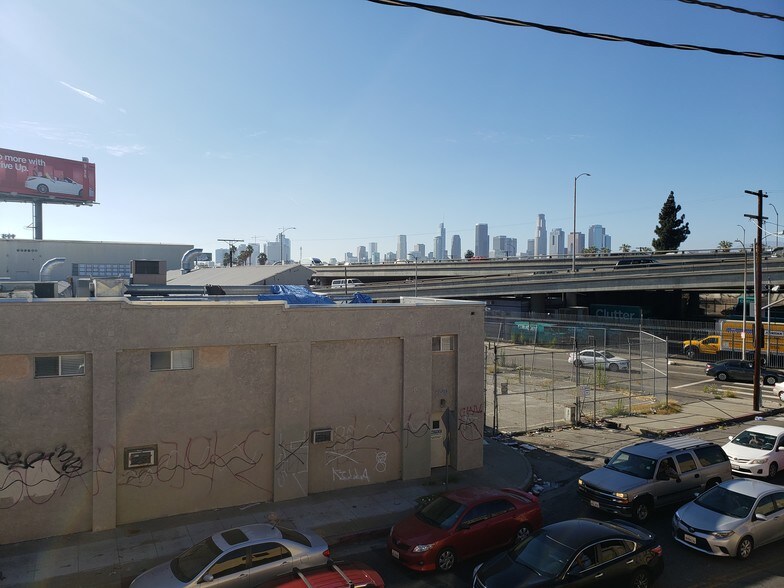 More Photos Of 1704 Hooper Ave, Los Angeles Manufacturing For Lease